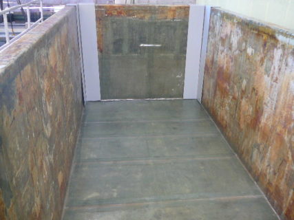 補修の終了した硝フッ酸槽